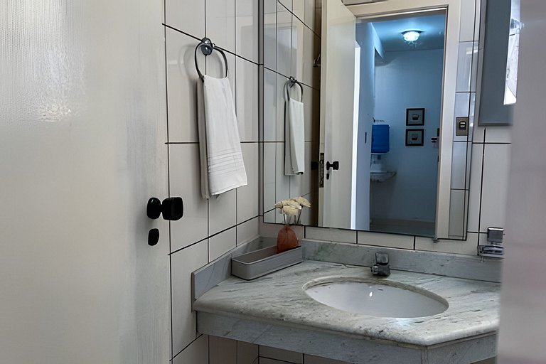 550m da PRAIA; 2 quartos; WiFi 300mbs; Piscina; Churrasqueir