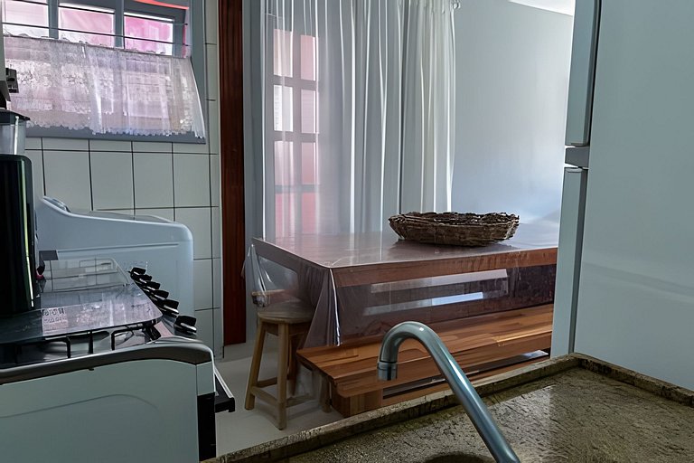 550m da PRAIA; 2 quartos; WiFi 300mbs; Piscina; Churrasqueir