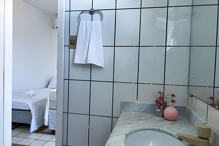 550m da PRAIA; 2 quartos; WiFi 300mbs; Piscina; Churrasqueir