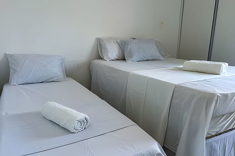 550m da PRAIA; 2 quartos; WiFi 300mbs; Piscina; Churrasqueir