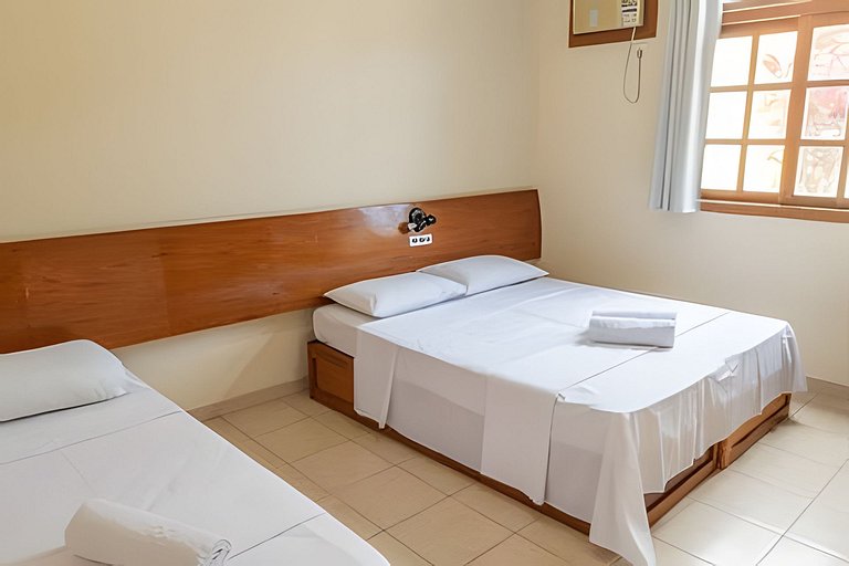 em frente à PRAIA de Taperapuan; piscina; 1 quarto; WiFi 300