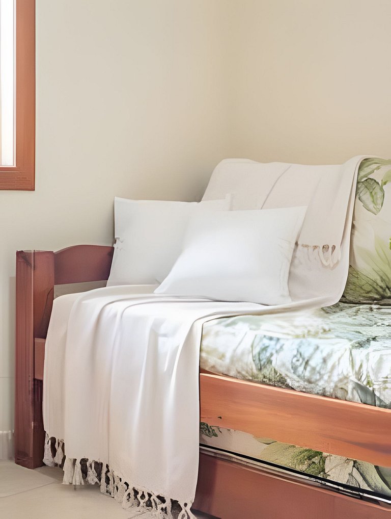 em frente à PRAIA de Taperapuan; piscina; 1 quarto; WiFi 300