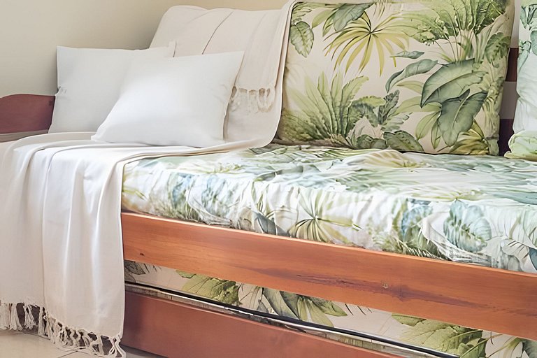 em frente à PRAIA de Taperapuan; piscina; 1 quarto; WiFi 300