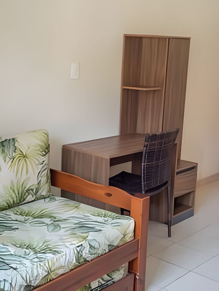 em frente à PRAIA de Taperapuan; piscina; 1 quarto; WiFi 300