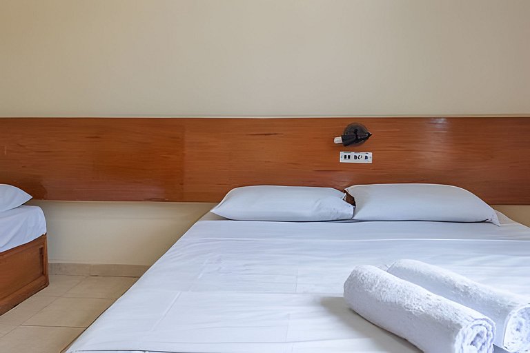 em frente à PRAIA de Taperapuan; piscina; 1 quarto; WiFi 300