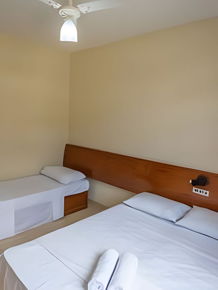 em frente à PRAIA de Taperapuan; piscina; 1 quarto; WiFi 300