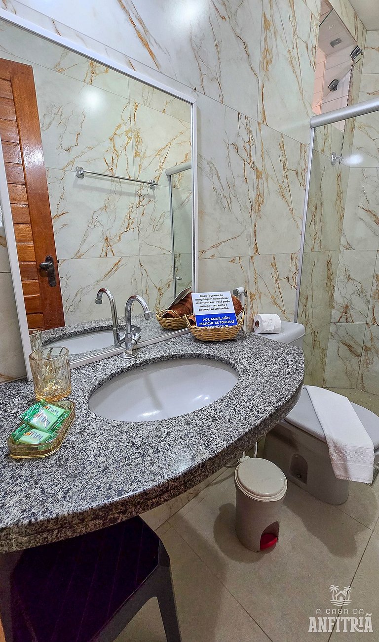 em frente à PRAIA de Taperapuan; piscina; 1 quarto; WiFi 300