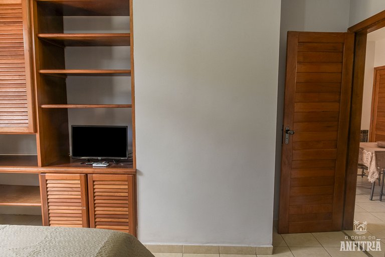 em frente à PRAIA de Taperapuan; piscina; 1 quarto; WiFi 300