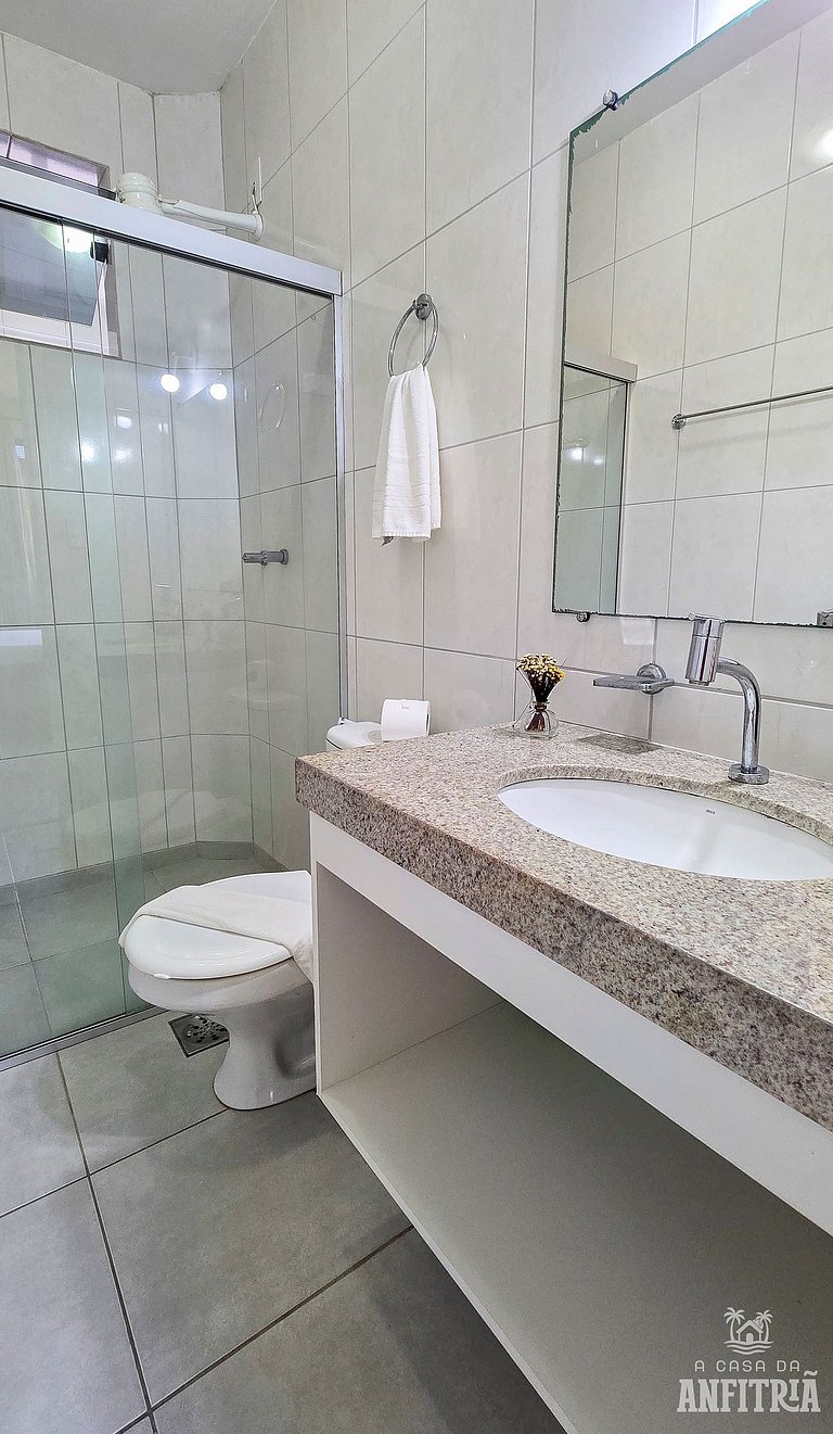 EM frente à PRAIA; 2 quartos; WiFi 300 mbs; até 6 pessoas; n