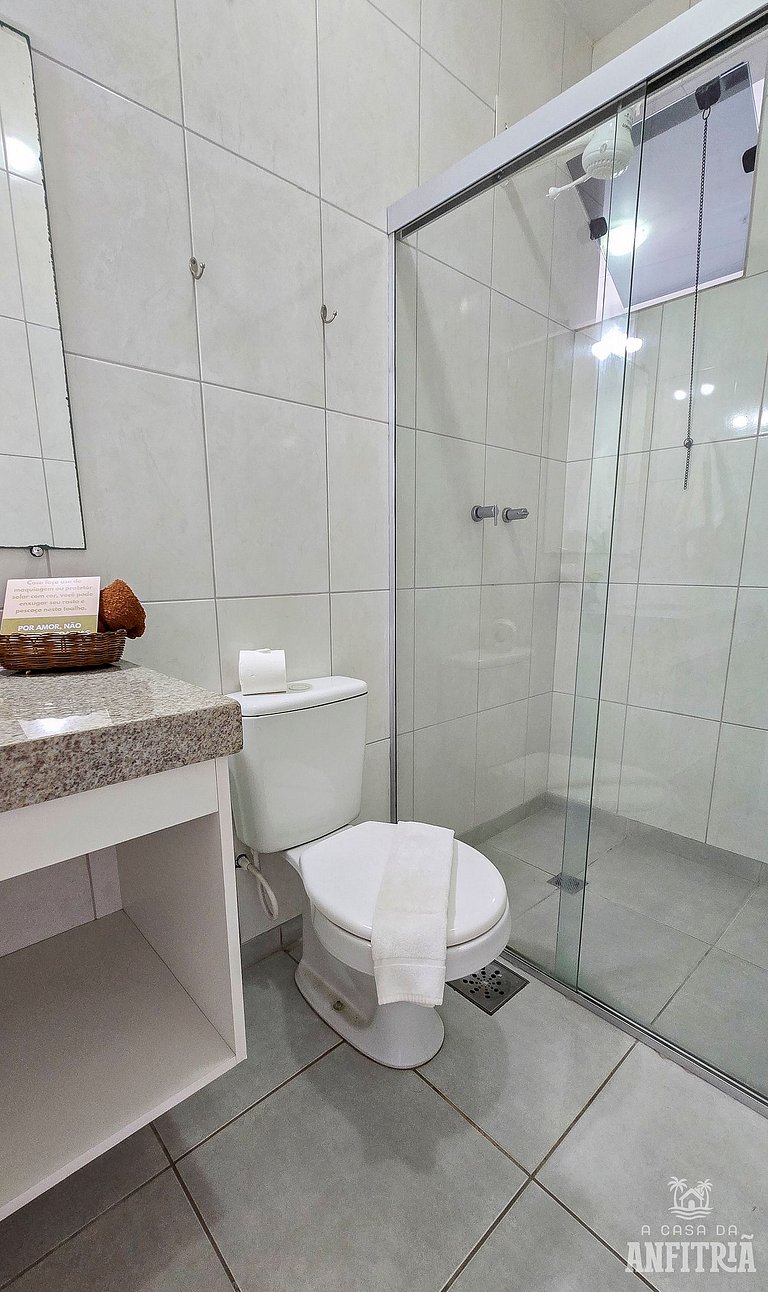 EM frente à PRAIA; 2 quartos; WiFi 300 mbs; até 6 pessoas; n