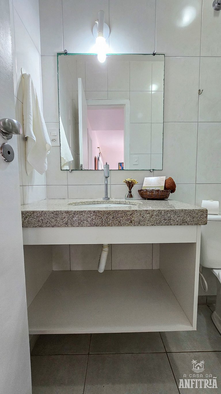 EM frente à PRAIA; 2 quartos; WiFi 300 mbs; até 6 pessoas; n