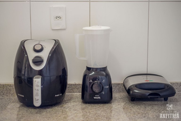 EM frente à PRAIA; 2 quartos; WiFi 300 mbs; até 6 pessoas; n